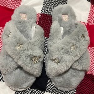 Brand new Chinese laundry slippers size 5-6